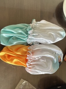 Bonnet de nuit en satin à faible MOQ, couleurs variées, avec large bande élastique, pour femmes aux cheveux bouclés, avec logo personnalisé - Product Image 2