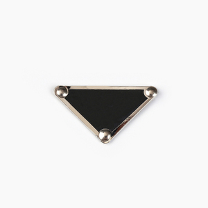 Étiquettes métalliques personnalisées de haute qualité 2026 en rouleau, gaufrées 3D, écologiques, pour sacs à main et accessoires vestimentaires - Product Image 4