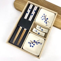 Nouveau Design boîte en bois classique plat en céramique blanc et bleu avec baguettes assiette en porcelaine petit plat à sauce ensemble de vaisselle
