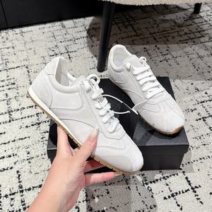 Luxurious design for both <b>men</b> and women. Customized laced mesh sports <b>shoes</b> - top-quality fashion running <b>shoes</b> - Product Image 4