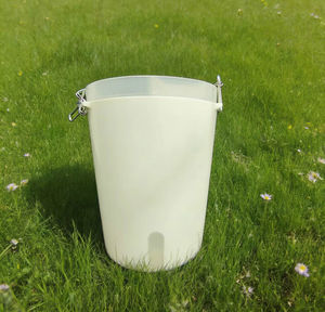 Nuovo Design: Vaso Sospeso Grande da 6 Pollici, Trasparente, Ecologico, Durevole, Autoirrigante, con Contenitore Esterno Bianco Robusto - Product Image 2