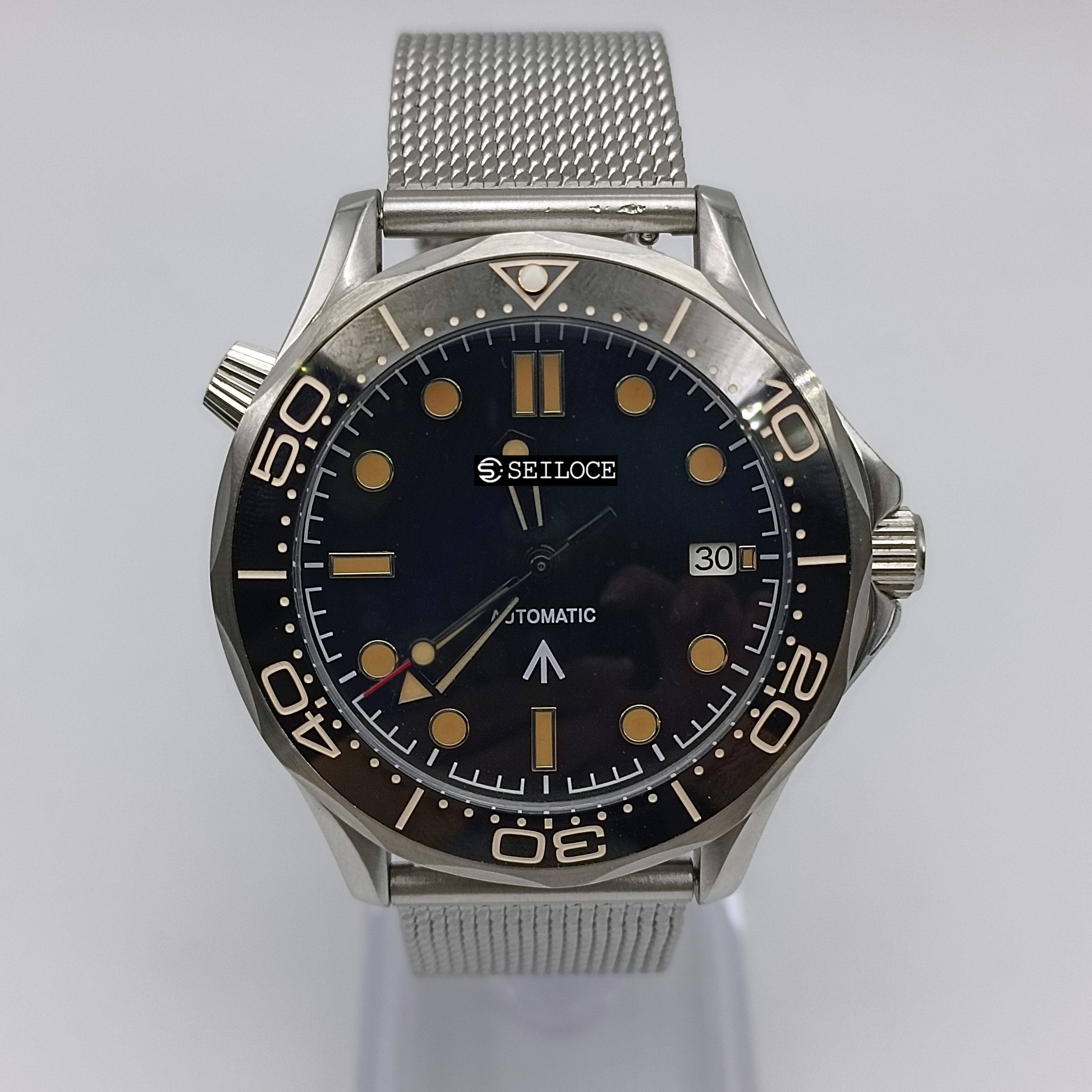 ตัวเรือนสีเงิน+หน้าปัดสีดำ+สีส้ม