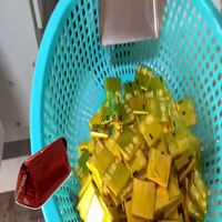 Machine automatique de pliage et d'emballage de chocolat en feuille triangulaire 3D avec distribution de colle, fonctionnement continu, entièrement automatisée, sur mesure