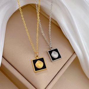 Wholesale Titanium Steel Necklace Hot Sale Fashion Gold <b>Chain</b> Choker Necklace Trendy Stylish Square Shell Necklace for Women - Product Image 1