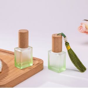 Nouveau flacon de recharge de <span class=keywords><strong>parfum</strong></span> coloré de 10 ml avec bouchon en bois de hêtre portable, flacon en verre à bille, flacon givré - Product Image 2