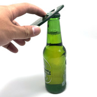 Cadeau souvenir de jeu de football américain personnalisé Ouvre-bouteille en forme de rugby en plastique ABS avec impression colorée