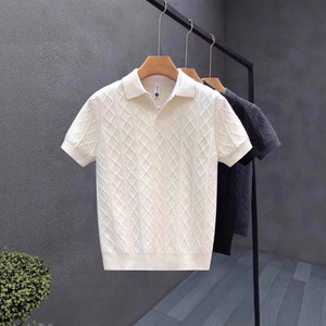 เสื้อถักแขนสั้นสีดำสำหรับผู้ชาย คอปกสีขาว ลายตัวอักษรประดับเพชร ดีไซน์กันยับ สไตล์ลำลอง - Product Image 5