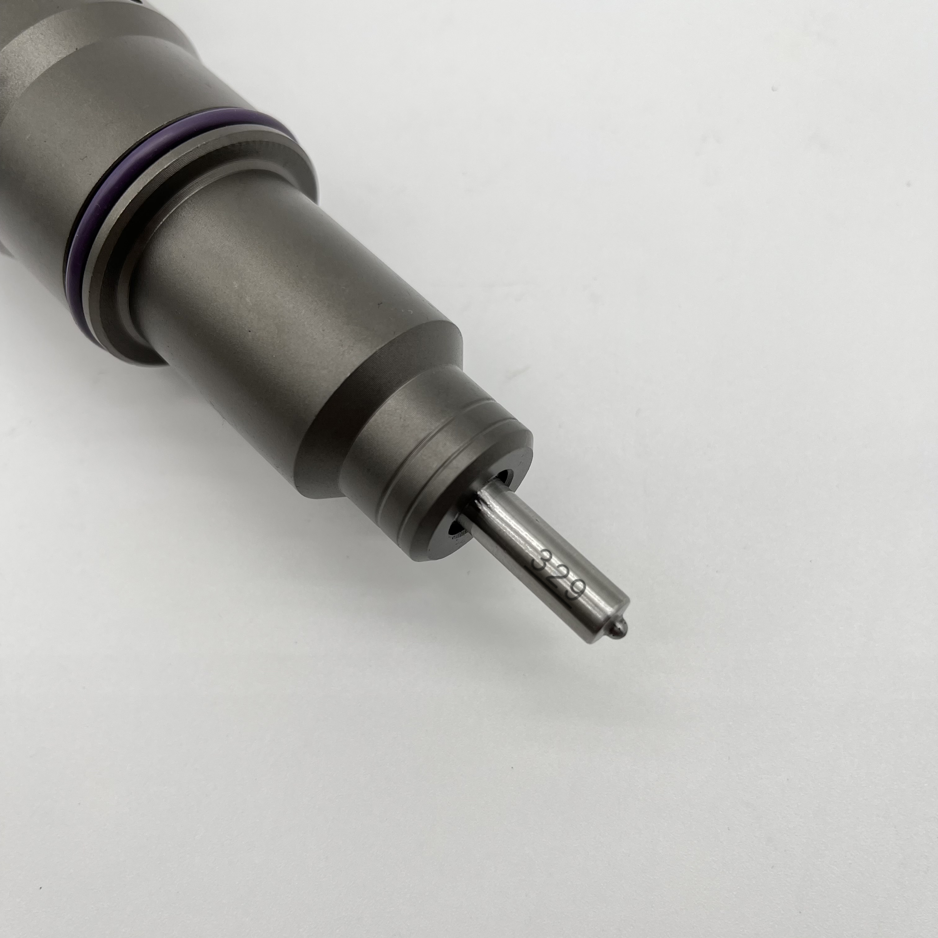 Electric Unit Fuel Injector 3847790 BEBE4D18002 BEBE4D27002  with 9.5 MM BORE L329PBC nozzle