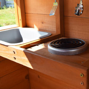 Casa de juegos de madera Glamour para niños pequeños, casita de juegos con techo de asfalto negro, puerta roja y porche blanco, casa de juegos infantil de madera - Product Image 5