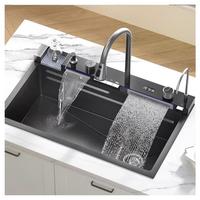 Évier de cuisine rectangulaire multifonctionnel moderne fait main à fente unique, finition brossée, en acier inoxydable SUS304, design cascade, noir mat, avec robinet numérique à commande manuelle