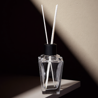Bouteilles diffuseuses en verre facetté carré sans plomb, personnalisables en usine, de 50 ml à 300 ml, récipients d'aromathérapie, logo et couleur personnalisés disponibles