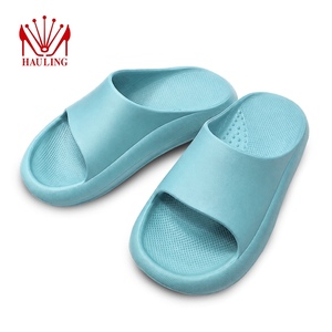Sandales en EVA à semelle épaisse et souple avec support de voûte plantaire et coussinets, design léger pour la maison et la famille, vente en gros - Product Image 4