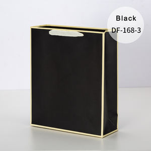 Vente en gros <span class=keywords><strong>de</strong></span> sacs en carton blanc <span class=keywords><strong>de</strong></span> différentes couleurs, sacs en <span class=keywords><strong>papier</strong></span> pour vêtements, sacs cadeaux, sacs <span class=keywords><strong>de</strong></span> shopping, logo personnalisé - Product Image 5