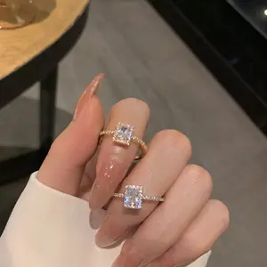 Open Ring Damenmode Light Luxus Ins French Light Luxus Zirkon Super Sparkling Ring Kleines Design Square Diamond Cool Styl