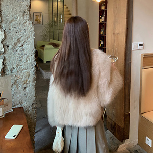 Giacche in <span class=keywords><strong>Pelliccia</strong></span> Corta con Scollo a V in Colori Pastello, Elegante <span class=keywords><strong>Cappotto</strong></span> in <span class=keywords><strong>Pelliccia</strong></span> di Volpe per <span class=keywords><strong>Donna</strong></span> Invernale - Product Image 4