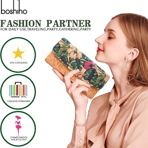 Sac à main Boshiho pour femme en liège végétalien écologique avec rabat et boucles, 3 couleurs interchangeables, longue bandoulière, protection RFID, logo en polyester, parfait - Product Image 5