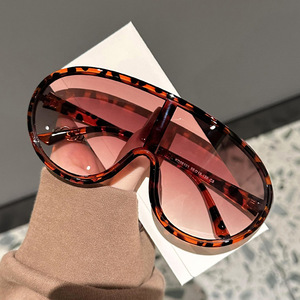 <span class=keywords><strong>Occhiali</strong></span> <span class=keywords><strong>da</strong></span> <span class=keywords><strong>sole</strong></span> Vintage interi per donne uomo moda <span class=keywords><strong>occhiali</strong></span> <span class=keywords><strong>da</strong></span> <span class=keywords><strong>sole</strong></span> oversize alla moda tonalità femminili maschera triangolare UV400 <span class=keywords><strong>occhiali</strong></span> <span class=keywords><strong>da</strong></span> <span class=keywords><strong>vista</strong></span> - Product Image 4