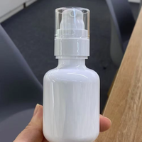Prix de gros direct usine Nouvelle Arrivée Flacons cosmétiques vides en PP mat, Vaporisateurs, Pompes à lotion, Pots à crème, Logo personnalisé