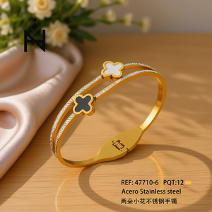 Pulsera de Acero Inoxidable con Dos Flores Pequeñas, Chapada en Oro, Estilo Unisex, Joyería para Regalo - Product Image 2