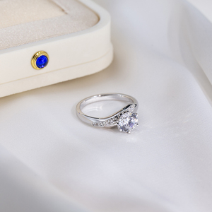 Bague en argent sterling 925 avec diamant de laboratoire taille ronde Messi Jewelry MSR-1752 - Product Image 3