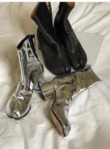 รองเท้าบูทหนังแท้แบบแยกนิ้วเท้าสำหรับผู้หญิง สไตล์อังกฤษ ส้นหนา ทรงเพรียว รุ่นเสริมส้นสูง ปี 2026 - Product Image 5