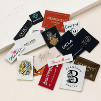 Étiquettes en tissu tissé imprimées écologiques avec logo personnalisé, pliées en boucle, taille sur mesure pour vêtements, sacs et chaussures