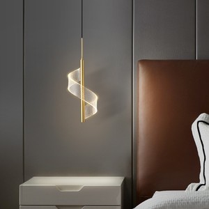 La nouvelle lampe suspendue de chevet 2022 est une lampe moderne, luxueuse, entièrement en cuivre, minimaliste et petite pour créer une ambiance dans la chambre. - Product Image 4