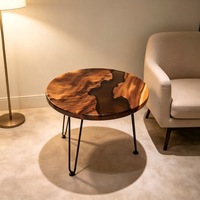 Table basse ronde en noyer massif avec bord naturel et résine époxy bleue, table d'appoint moderne de luxe en résine pour hall d'hôtel et salon