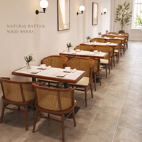 Ensemble table et chaises de salle à manger en pierre frittée, robuste, moderne, facile à nettoyer et peu encombrant, idéal pour les restaurants et les cafés