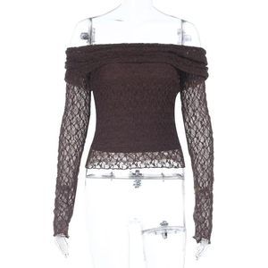 Haut court tendance pour femme en dentelle à épaules dénudées, manches longues, en tricot fin respirant de polyester et élasthanne, idéal pour un usage décontracté - Product Image 2