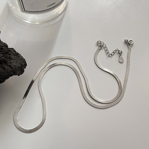 Collar de cadena de serpiente de plata de ley 925, minimalista, corto, para mujer, para uso diario. - Product Image 4