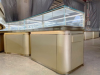 Hochwertige anpassbare Glass chmuck Vitrine Vitrine Elegante Schmuck Shop Counter Design LED-Licht für Mall Verwendung