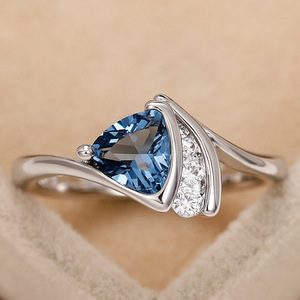 Anello di fidanzamento da donna F1798 in argento con diamante naturale taglio a pera e pietra blu per gioielli da matrimonio - Product Image 2