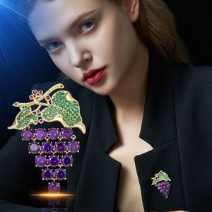 Broches de haute qualité au design coréen, élégantes et simples, accessoires de vêtements <span class=keywords><strong>Joker</strong></span> avec strass en forme de raisin, cadeaux de personnalité tendance - Product Image 5