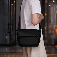 Livraison rapide en stock, sac bandoulière imperméable grande capacité avec logo personnalisé pour un usage quotidien, sac bandoulière pour étudiants, sacs de sport