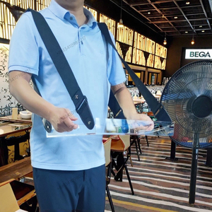 Tùy chỉnh thanh lịch và trang trí thân thiện với môi Acrylic usherette phục vụ khay Có thể tái chế với dây đai - Product Image 1