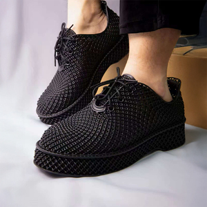 Sepatu olahraga kasual motif 3D, sepatu bertali bersirkulasi dengan tren modis ujung tertutup - Product Image 1