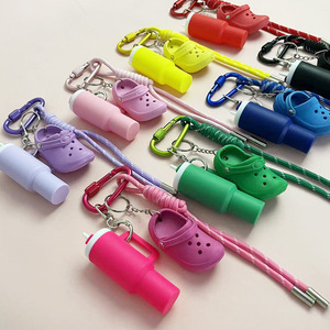 Lindo llavero mini para taza de agua, correa desmontable con dije de cocodrilo, adorno creativo para mochila/bolso, venta al por mayor - Product Image 3