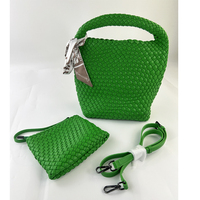 Sac à main tissé à la mode pour femmes avec porte-monnaie chaîne pliable petit fourre-tout sac à bandoulière robe et style dame