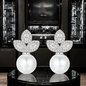 ต่างหูมุกประดับเพชรซิร์คอนเล็กๆ สไตล์เกาหลีสุดหรูหราทันสมัยสำหรับผู้หญิง LUOTEEMI ขายดี พร้อมตัวเรือนชุบโรเดียมรูปใบไม้ - Product Image 2