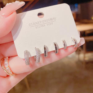 2023 femmes <span class=keywords><strong>or</strong></span> argent couleur cerceau ensemble CZ Zircon petit Huggie <span class=keywords><strong>Cartilage</strong></span> goutte écouteurs pour mariage femme bijoux <span class=keywords><strong>boucle</strong></span> - Product Image 6