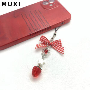 Estilo pastoral dulce lindo pequeño <span class=keywords><strong>bosque</strong></span>-estilo tridimensional fresa arco teléfono móvil cadena decoración hecha de poliéster - Product Image 4