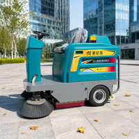 Nouvelle balayeuse électrique compacte autoportée 48V 45AH à batterie au plomb pour le nettoyage des rues communautaires