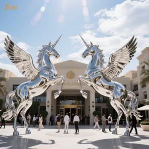 Construction personnalisée entrée <span class=keywords><strong>Europe</strong></span> <span class=keywords><strong>mythe</strong></span> grand 304/316SS miroir polonais géant en acier inoxydable aile licornes saut Statue pour décoration publique - Product Image 3