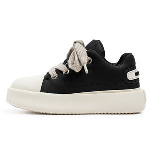 Chaussures pour hommes Printemps 2026 Nouveauté, à semelle épaisse et bout large, style 'Bread Shoes', décontractées pour jeunes, de type 'Board Shoes', noires, tendance japonaise de niche - Product Image 4