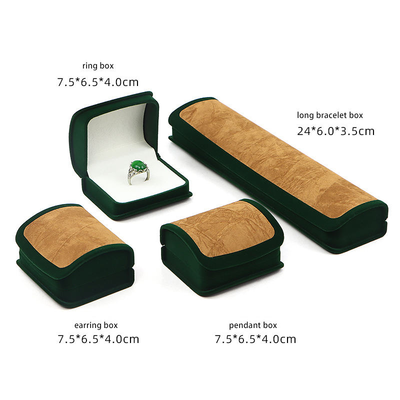 สีเขียวเข้ม