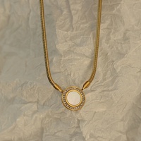 À la mode Zircon cercle pendentif serpent chaîne blanc coquille de mer collier Zircon pierre collier Non ternir rond serpent chaîne collier