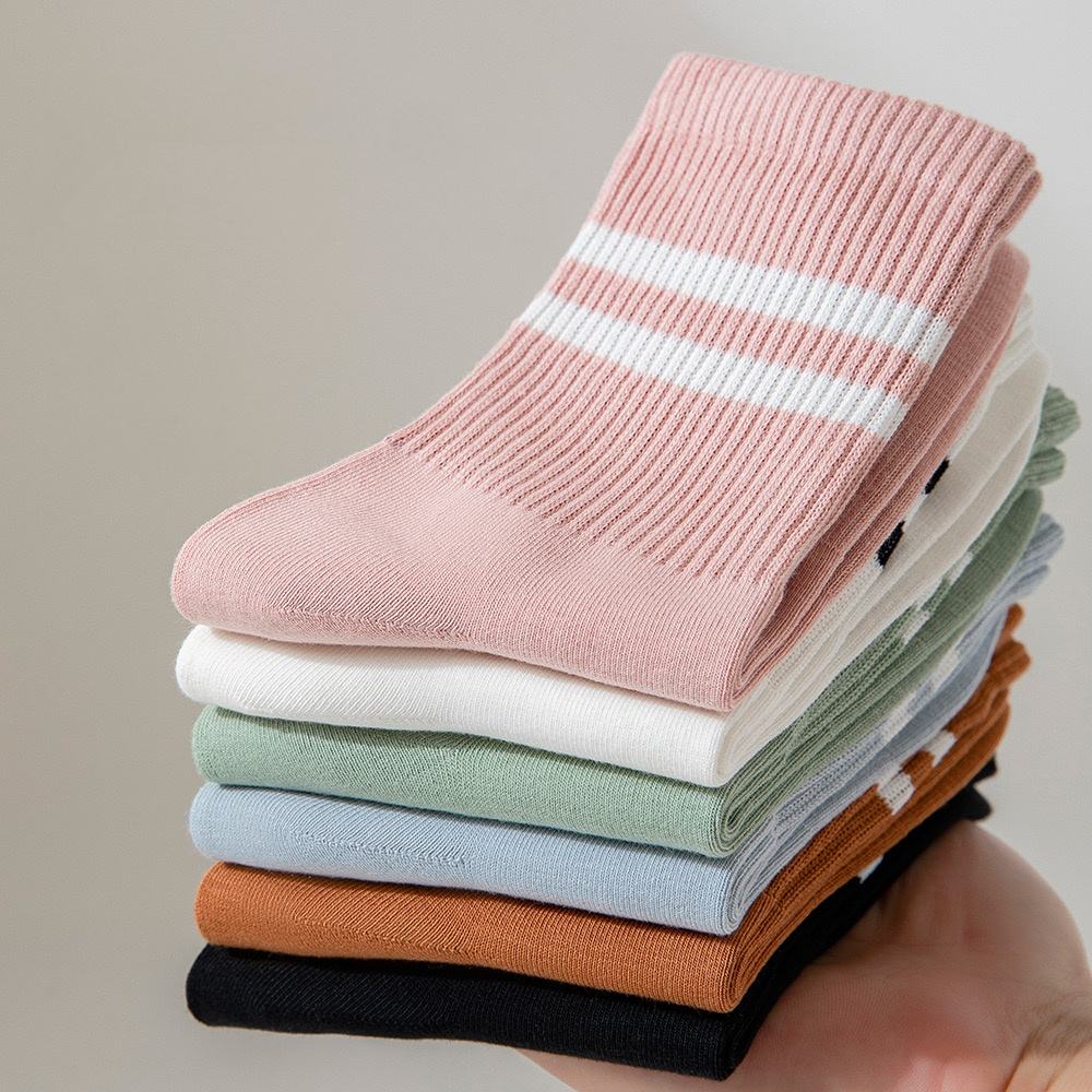 Yili Wholesale High Quality Cotton Socks Yoga Pilates Personalized Socks White Socks for Women Crew Mid High Length