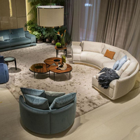 Sofá Seccional Semi Arqueado de Terciopelo de Lujo Italiano de Alta Gama, Muebles de Diseño con Marco Dorado para Villa, Sala de Estar, KTV