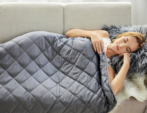 Manta Ponderada Ecológica de Algodón Acolchado con Relleno de Cuentas de Vidrio, Estilo Portátil para Viajes, Hoteles, Hospitales y Baños - Product Image 6
